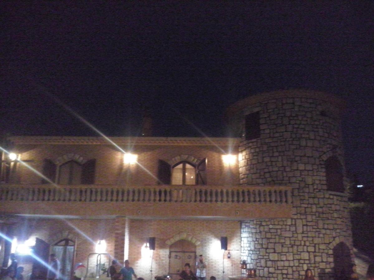 مبيت وإفطار Valguarnera Caropepe Castello المظهر الخارجي الصورة